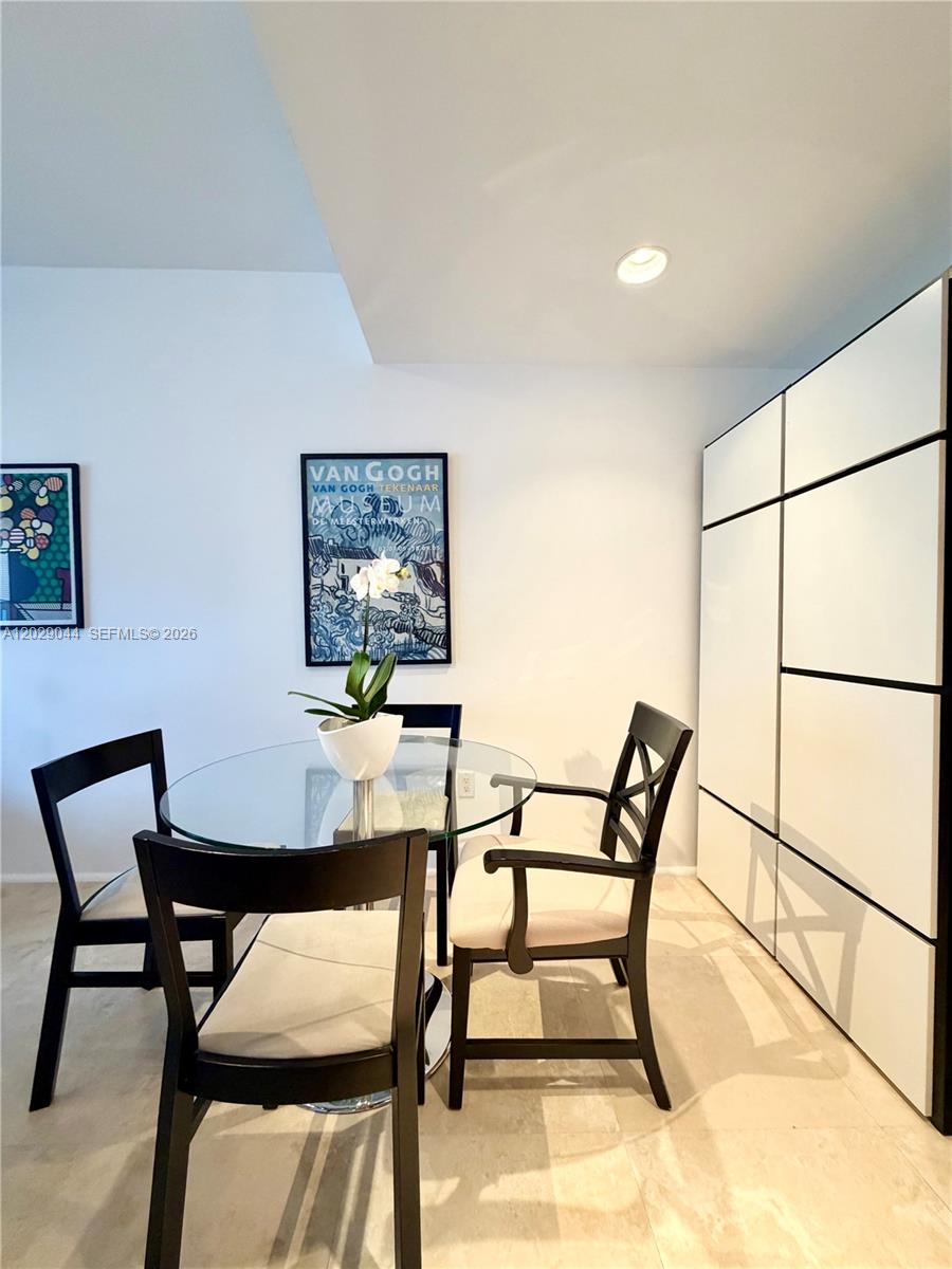 1060 Brickell Ave # 2003