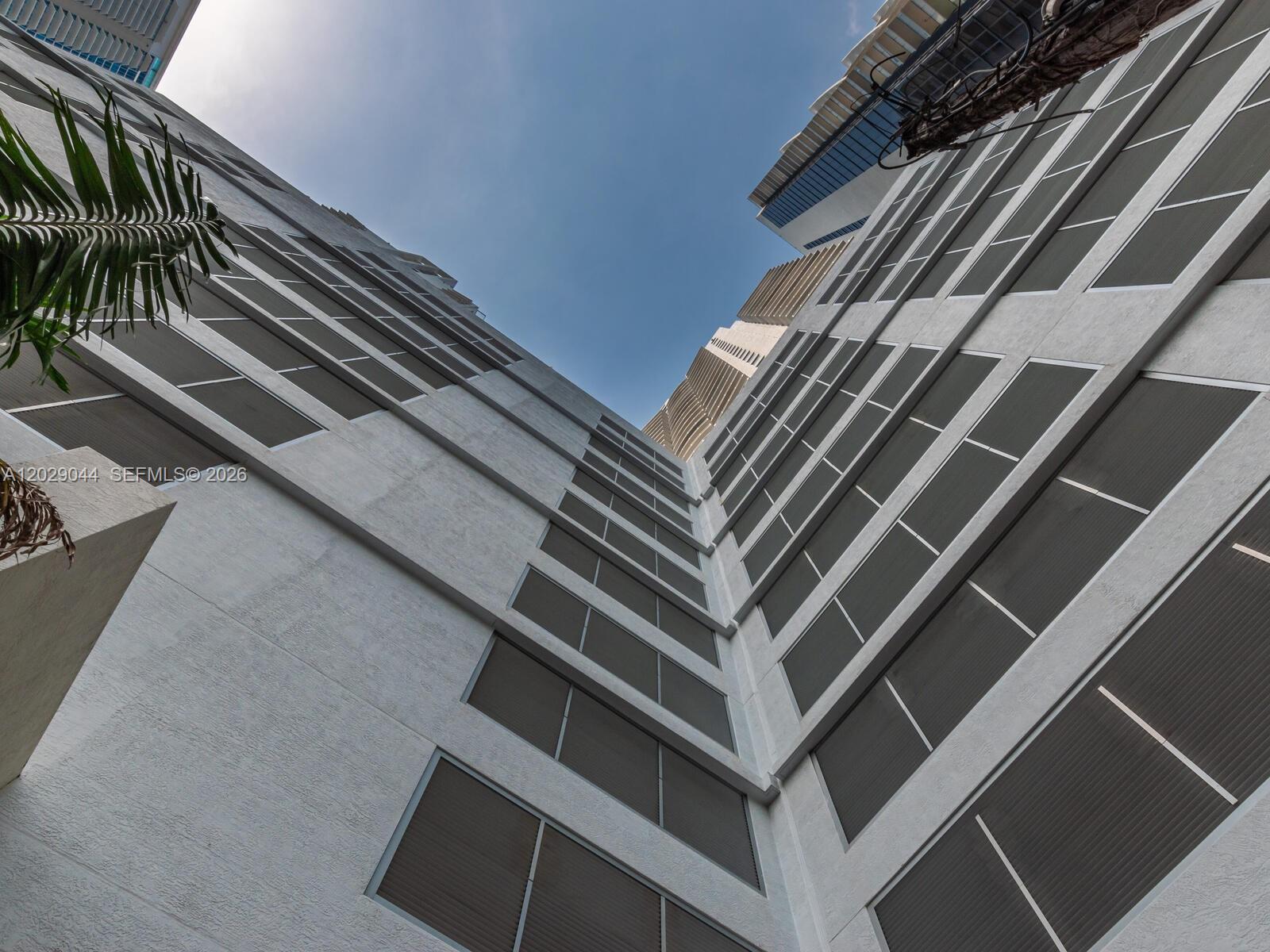 1060 Brickell Ave # 2003