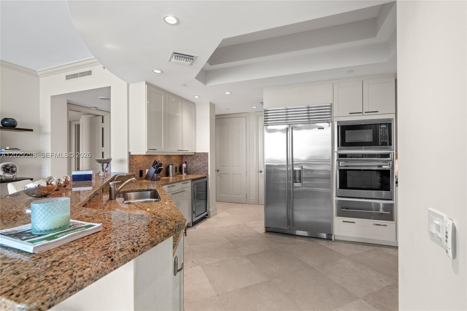 10295 Collins Ave # 1606