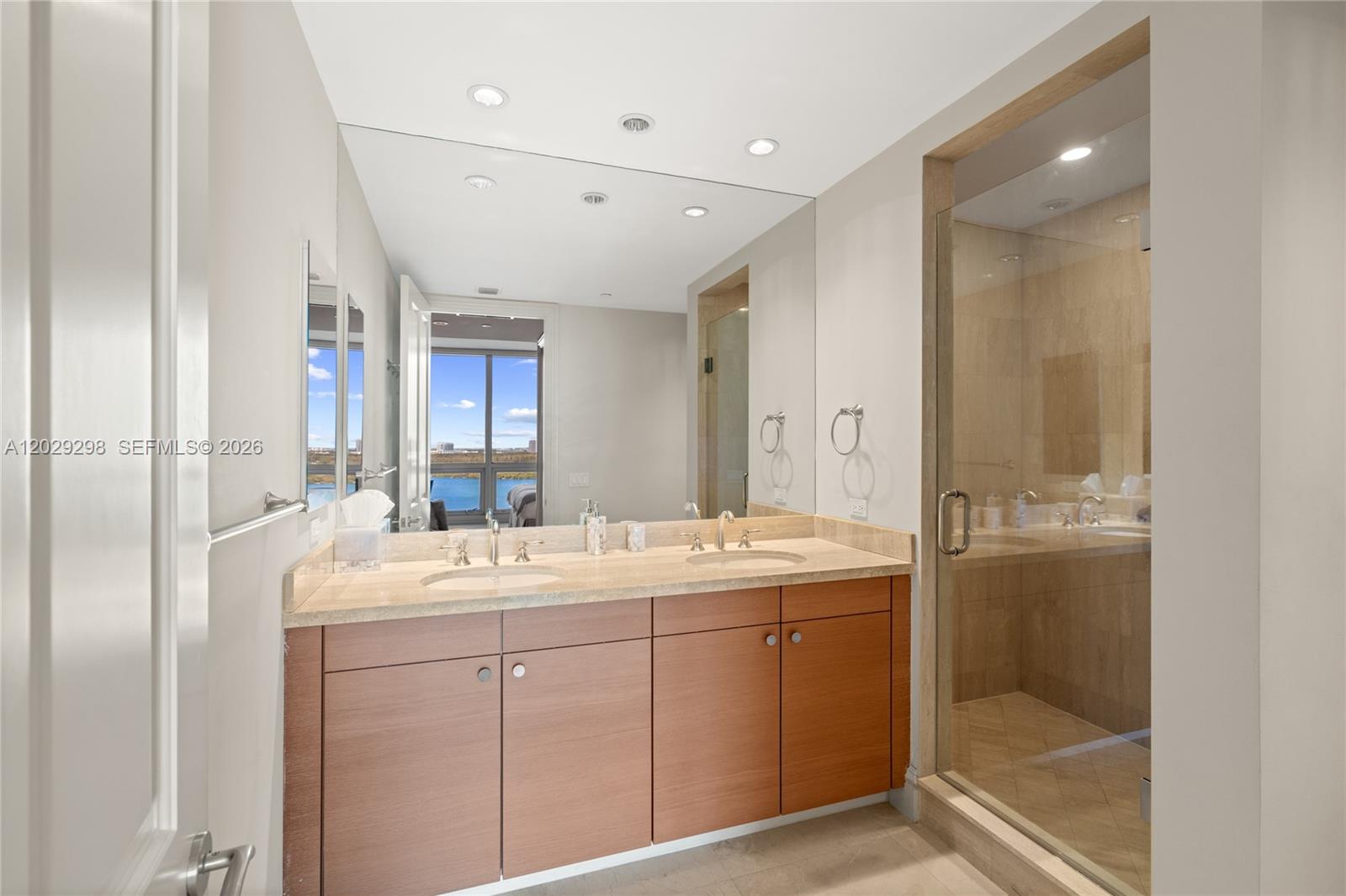 10295 Collins Ave # 1606
