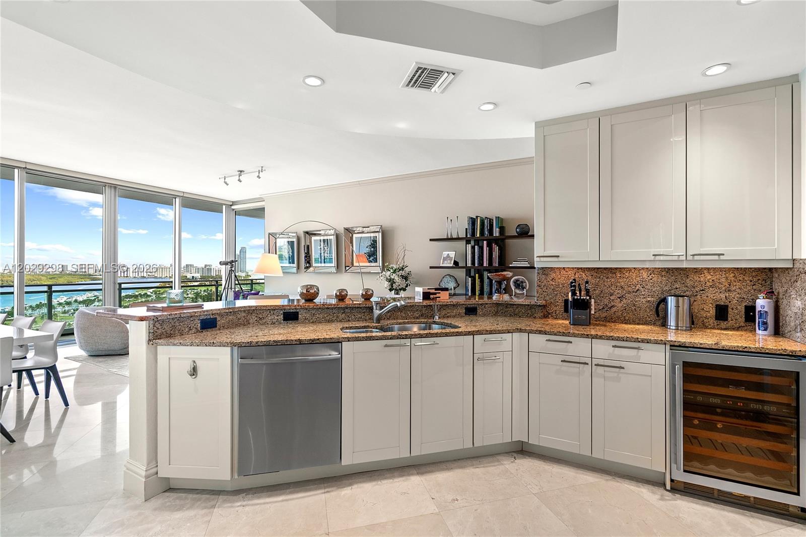 10295 Collins Ave # 1606