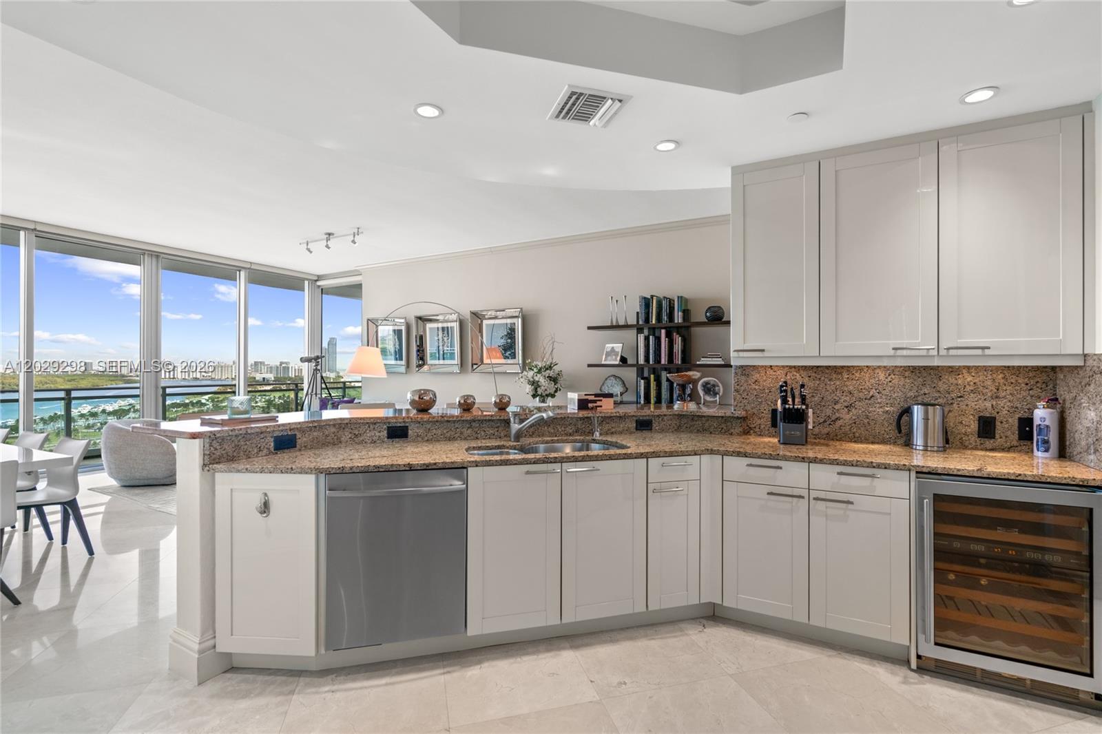 10295 Collins Ave # 1606