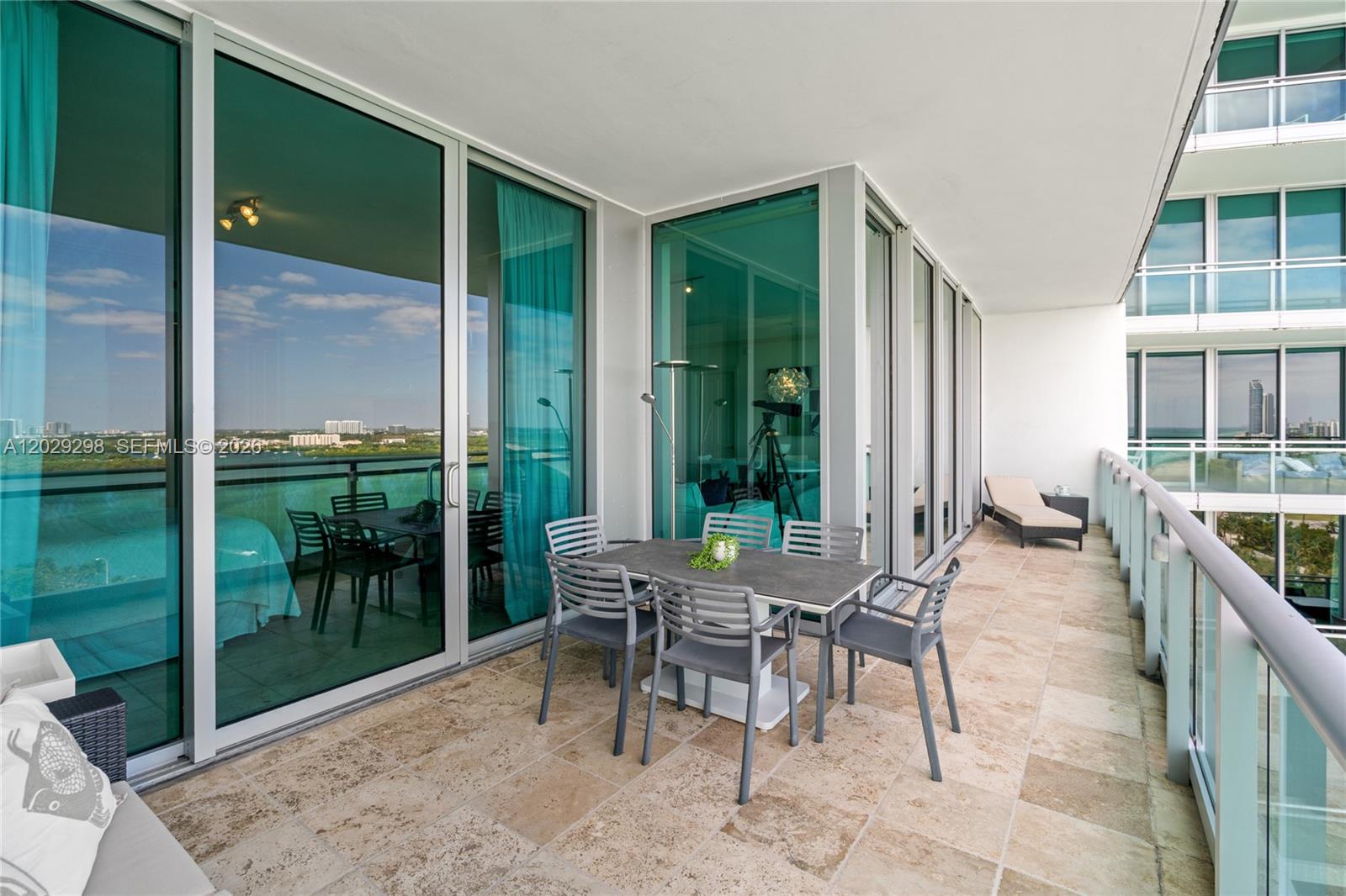10295 Collins Ave # 1606