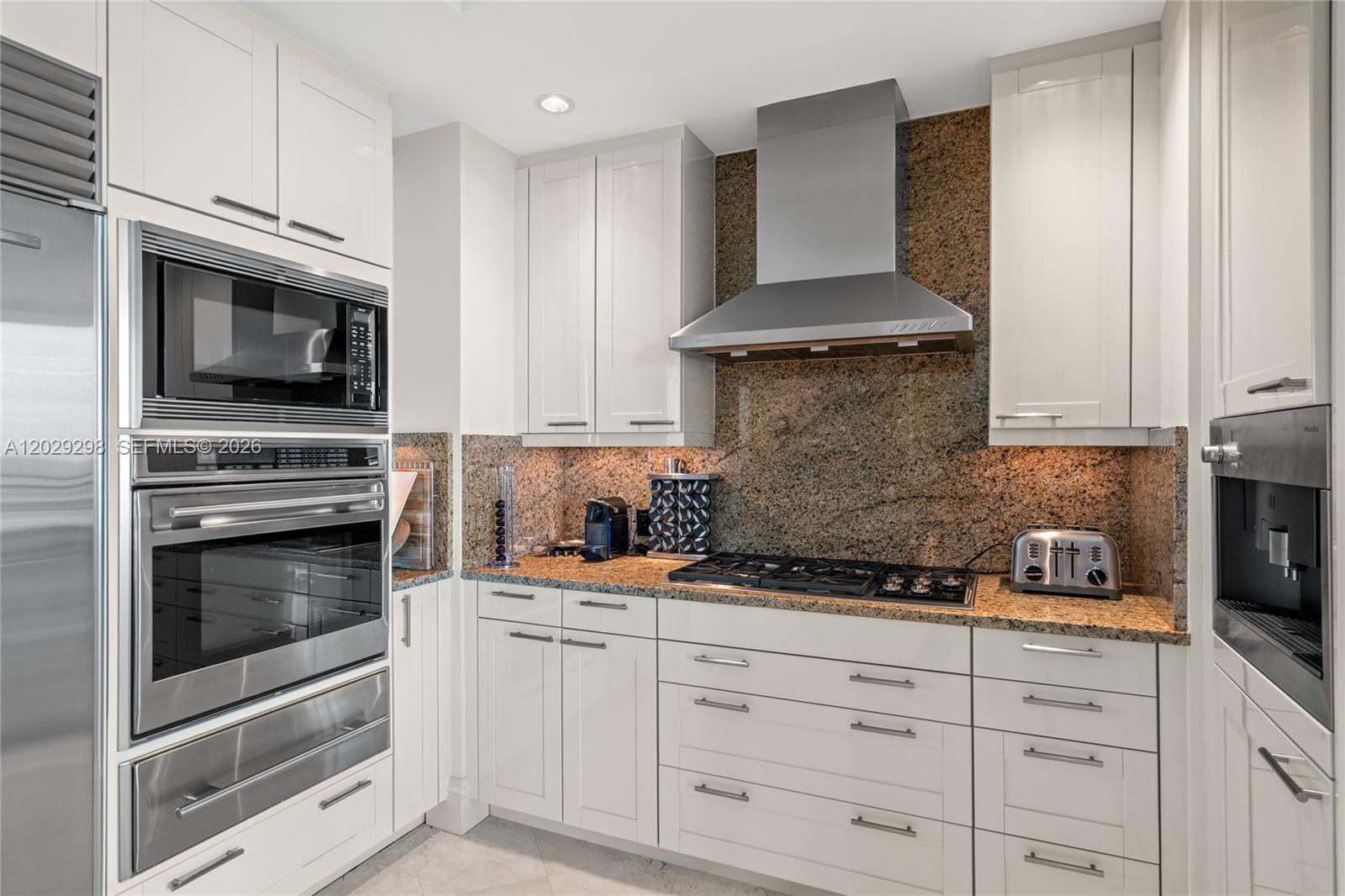 10295 Collins Ave # 1606
