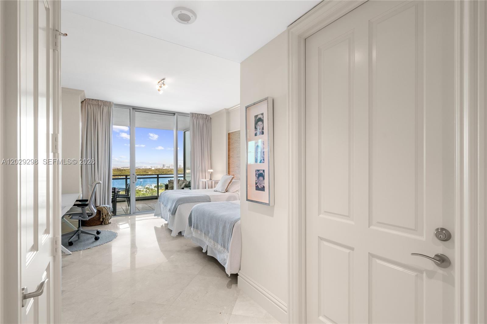 10295 Collins Ave # 1606
