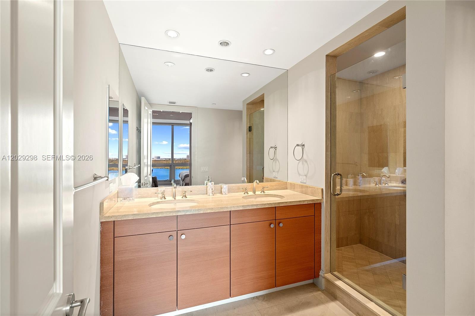 10295 Collins Ave # 1606