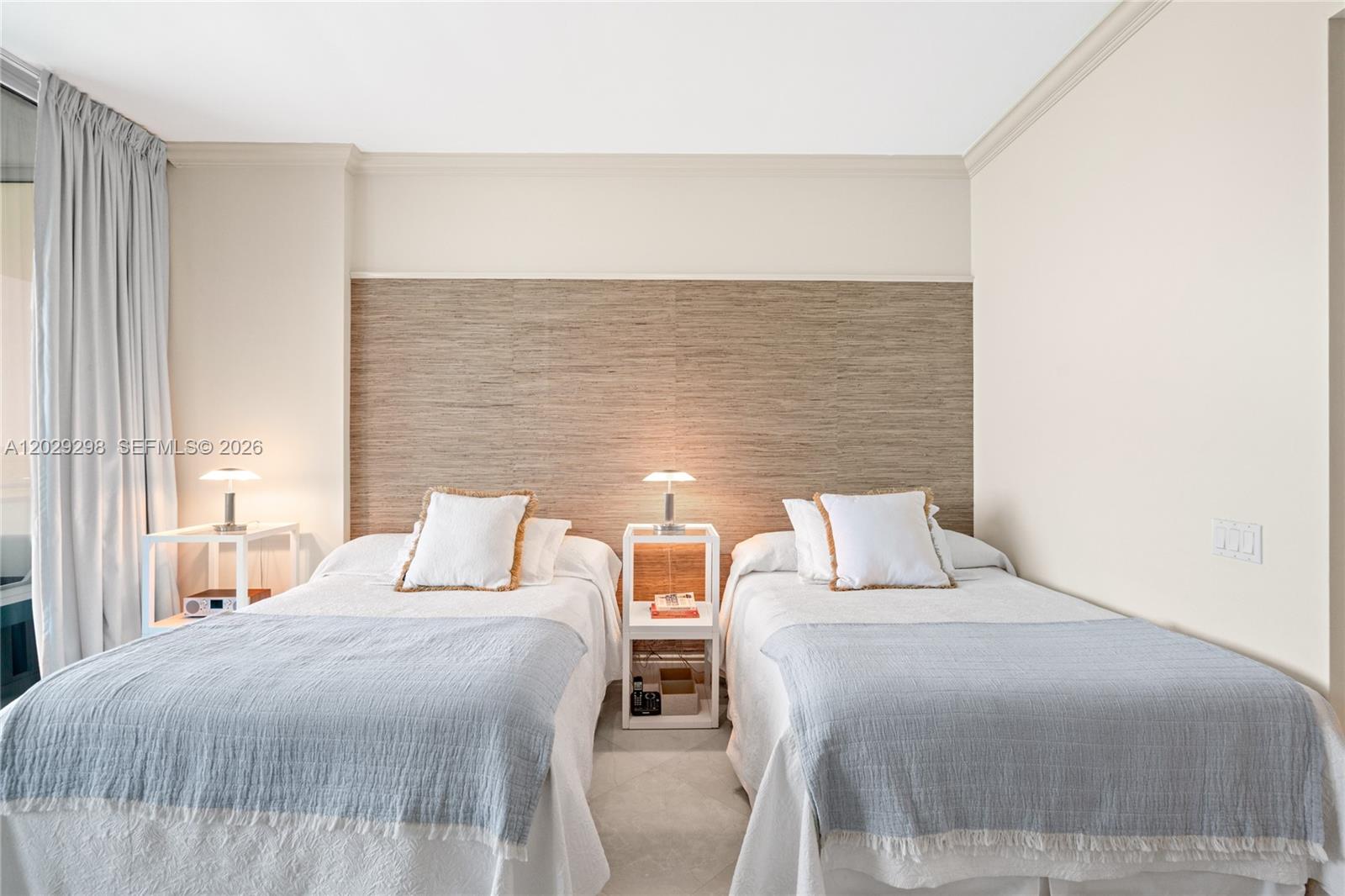 10295 Collins Ave # 1606