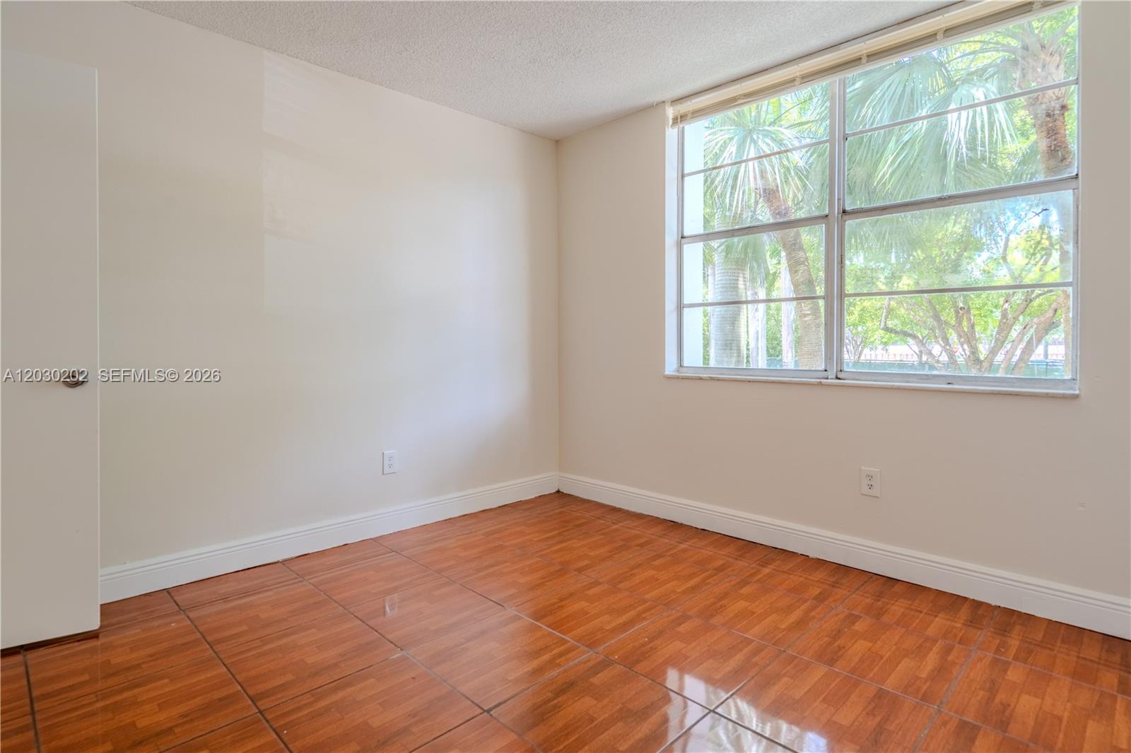 482 NW 165th St Rd # 201 Unit: A-201