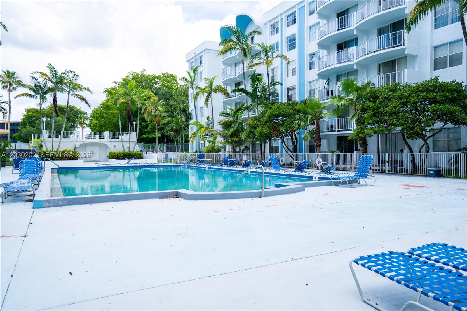 482 NW 165th St Rd # 201 Unit: A-201
