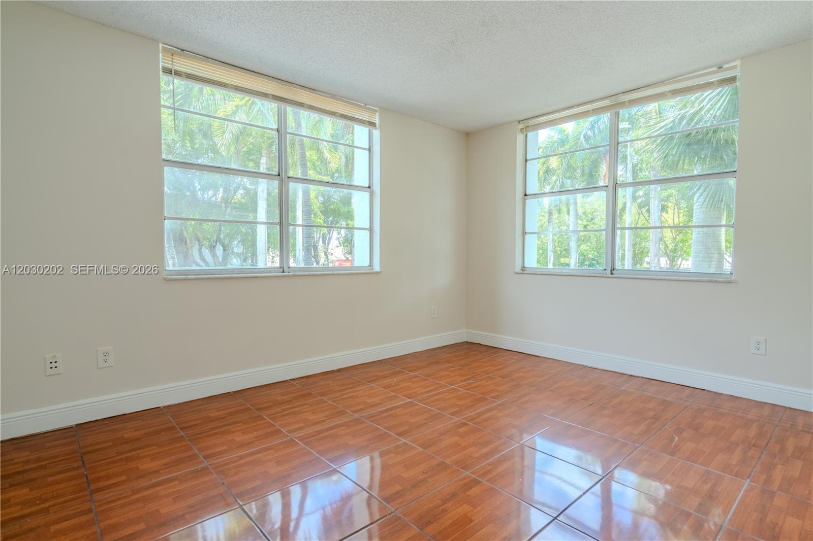 482 NW 165th St Rd # 201 Unit: A-201