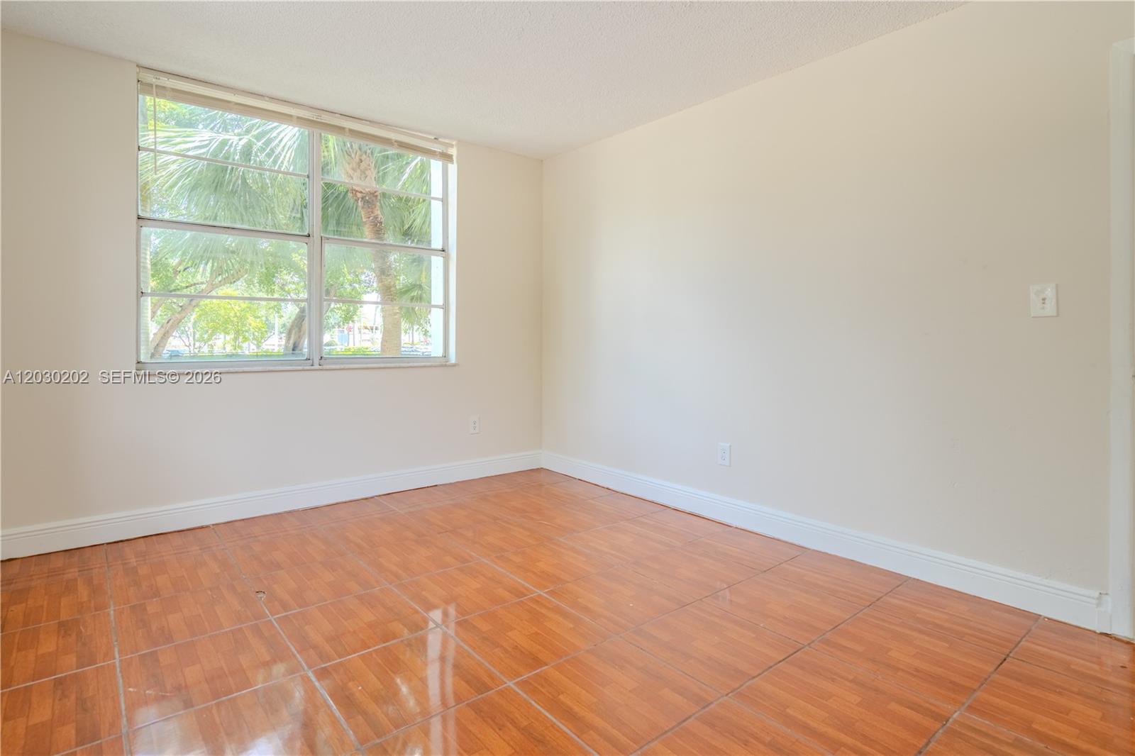482 NW 165th St Rd # 201 Unit: A-201