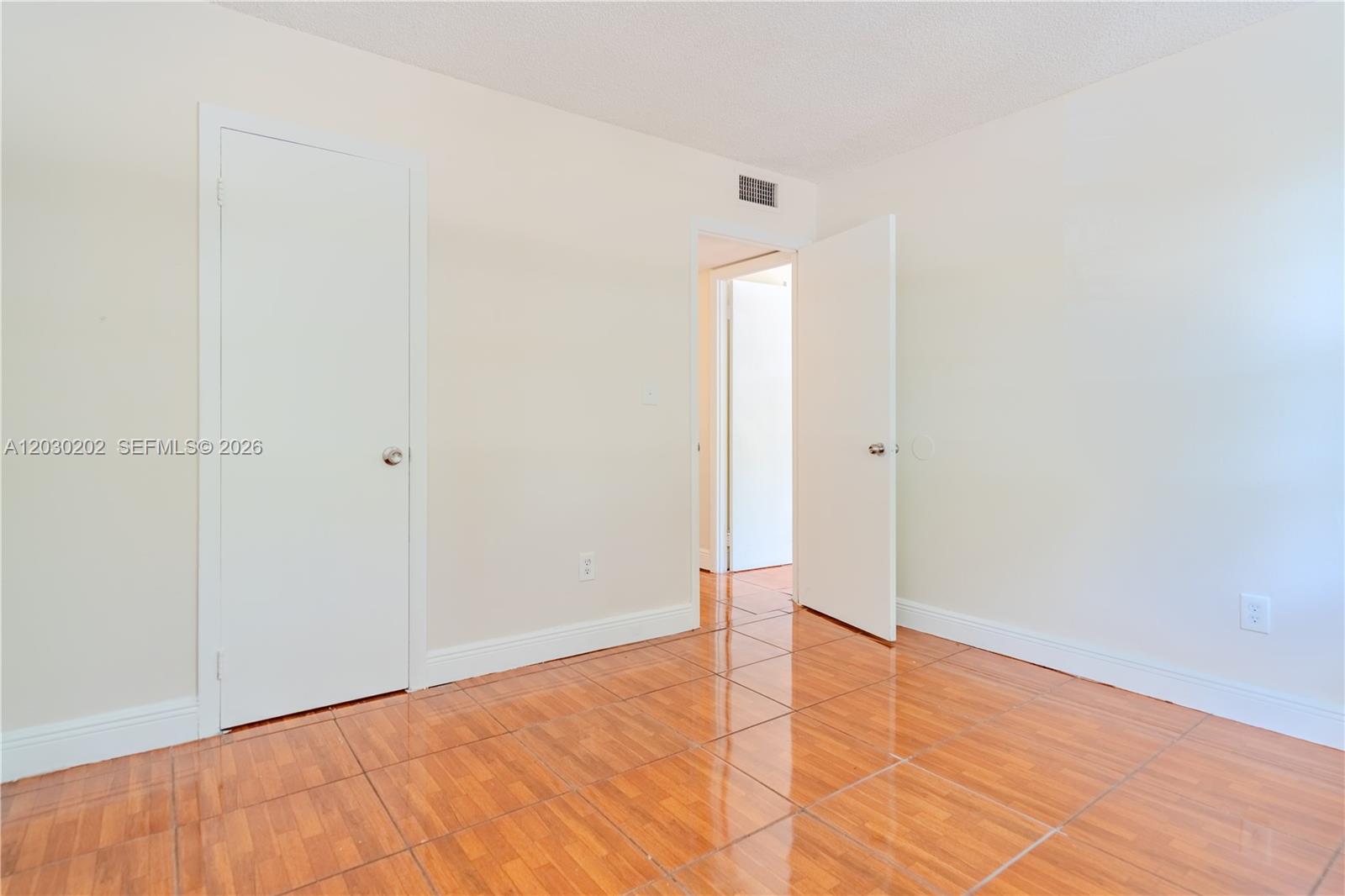 482 NW 165th St Rd # 201 Unit: A-201