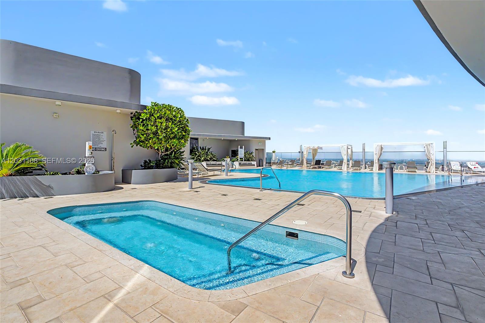 1000 Brickell Plz # 4609