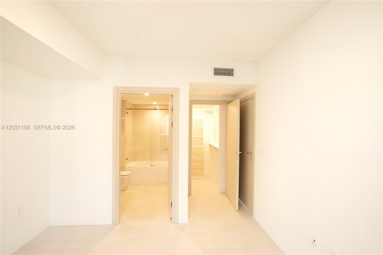 1000 Brickell Plz # 4609
