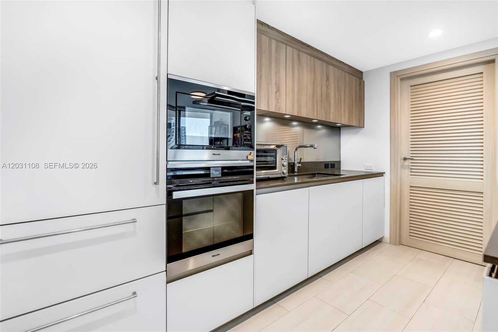 1000 Brickell Plz # 4609
