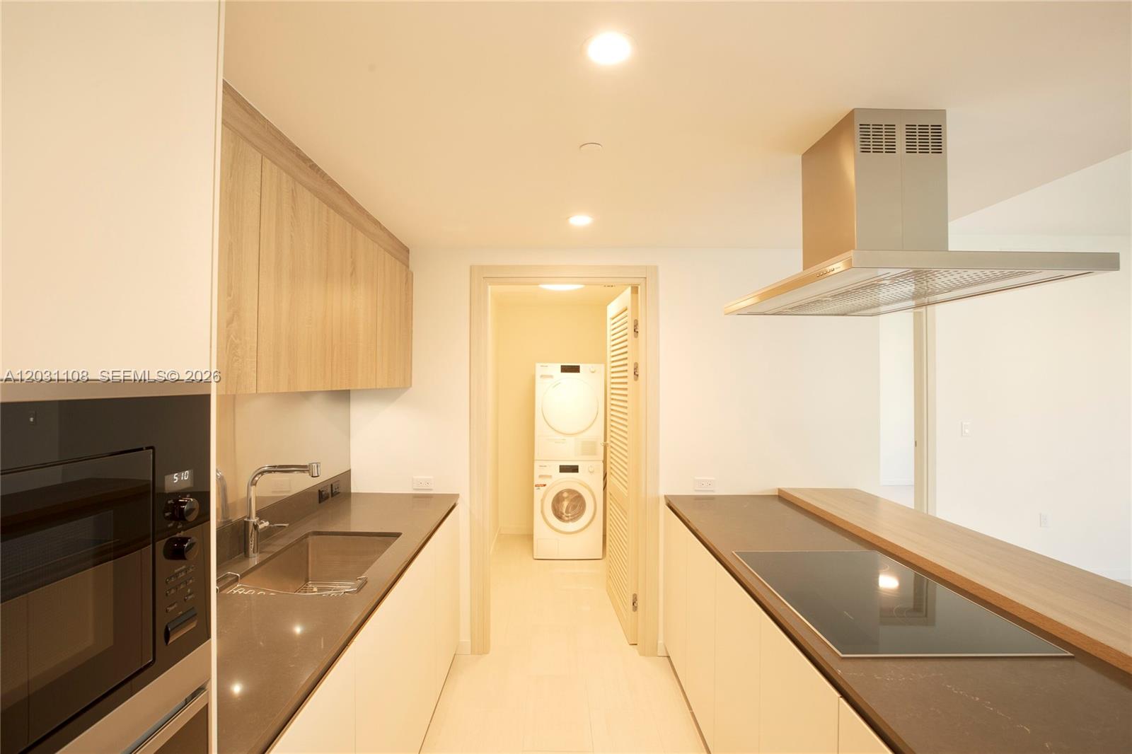 1000 Brickell Plz # 4609