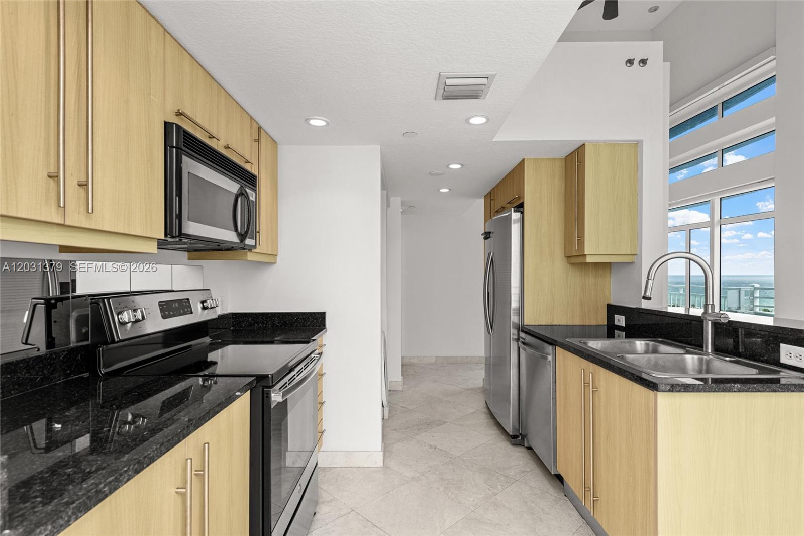 7600 Collins Ave # 1210