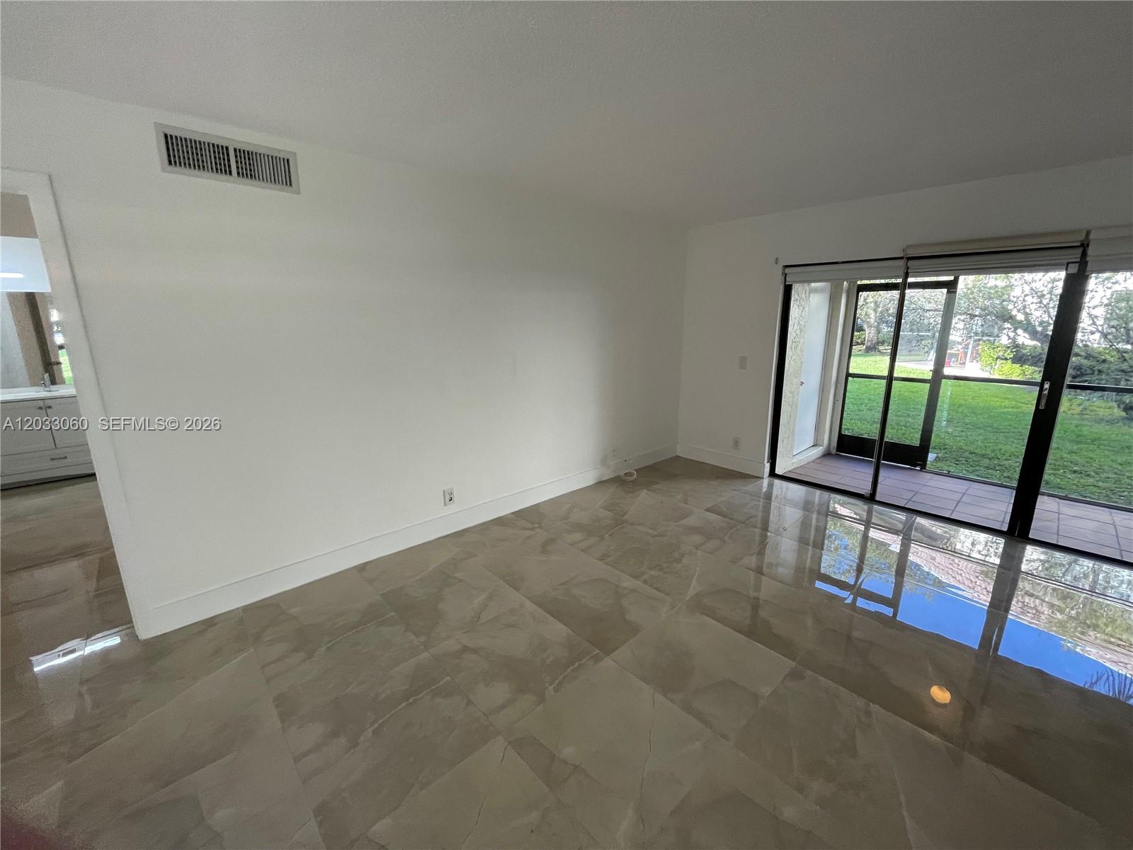 409 Lakeview Dr # 104