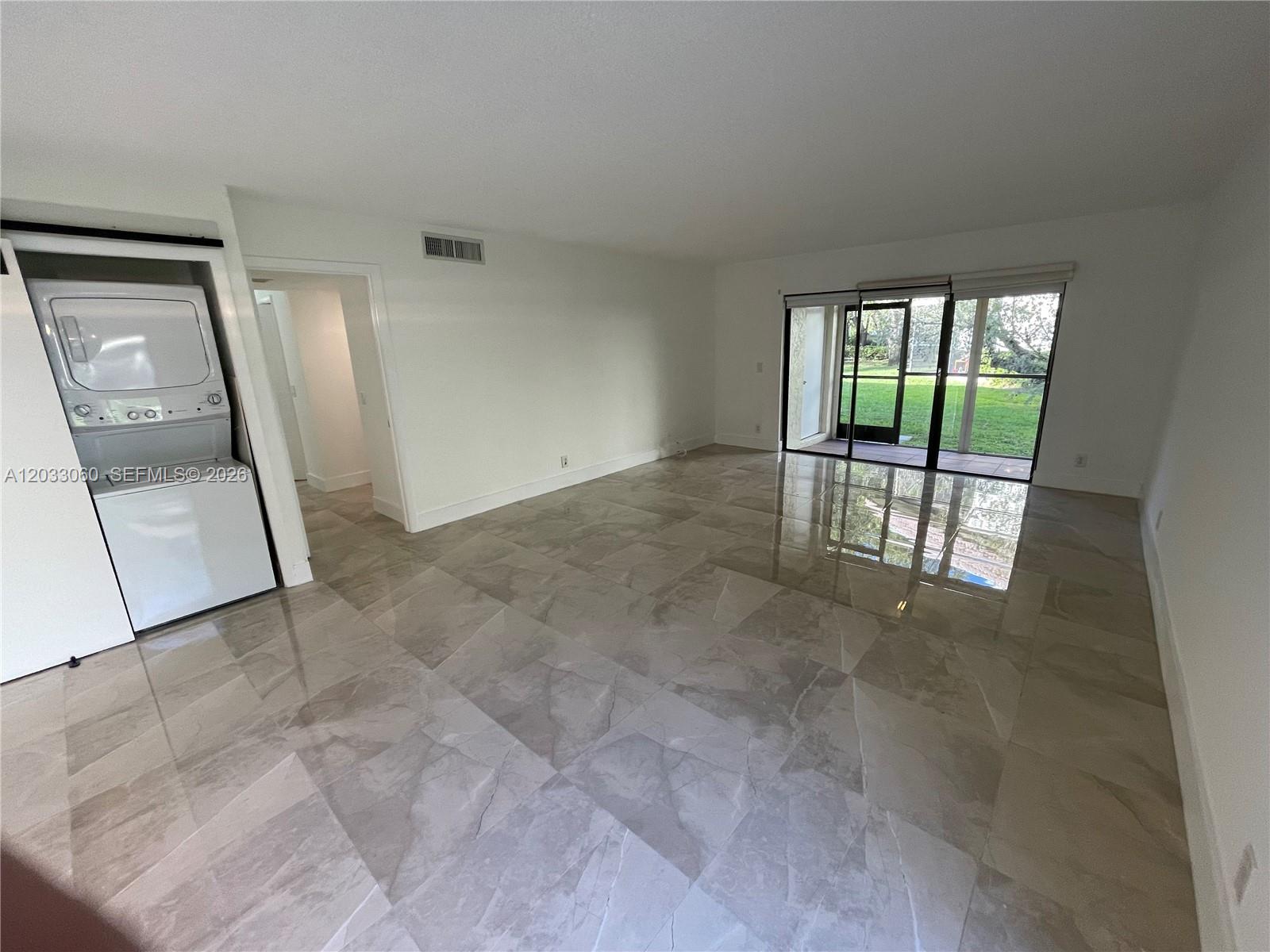 409 Lakeview Dr # 104