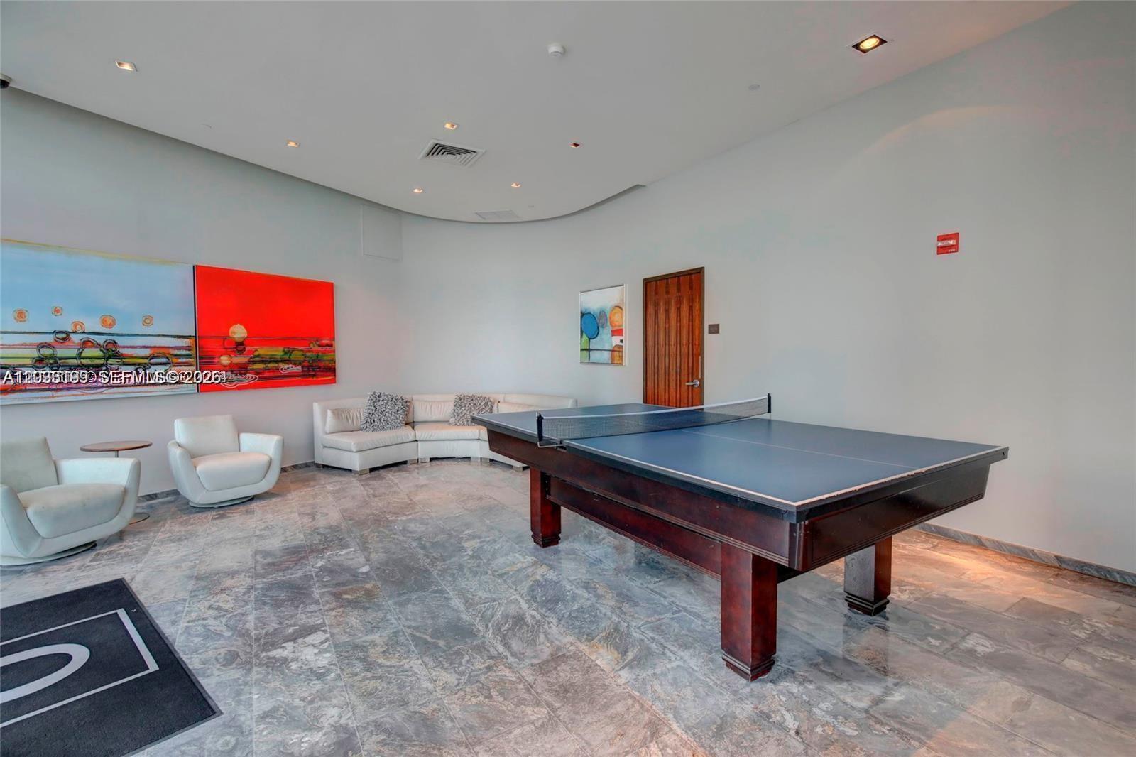 17201 Collins Ave # 2209