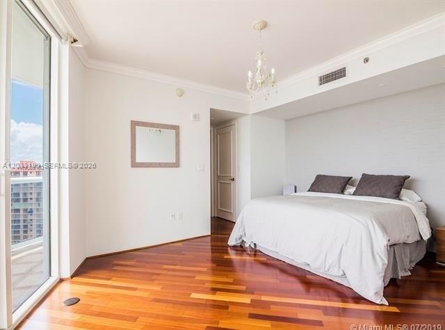 17201 Collins Ave # 2209