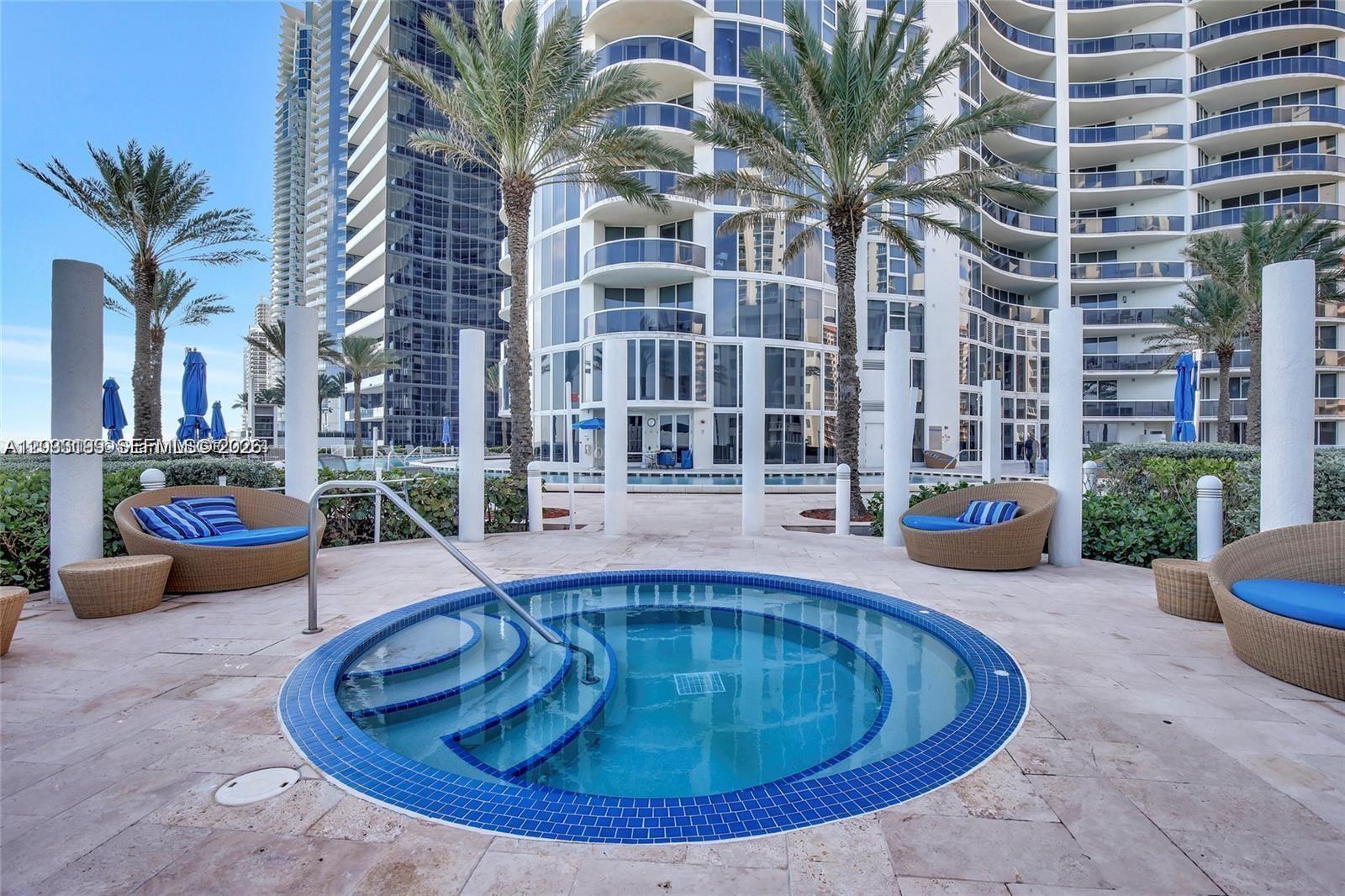 17201 Collins Ave # 2209