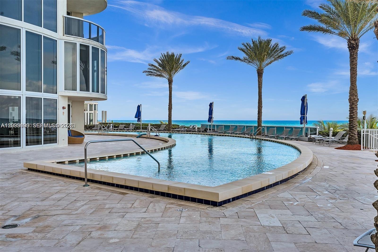 17201 Collins Ave # 2209