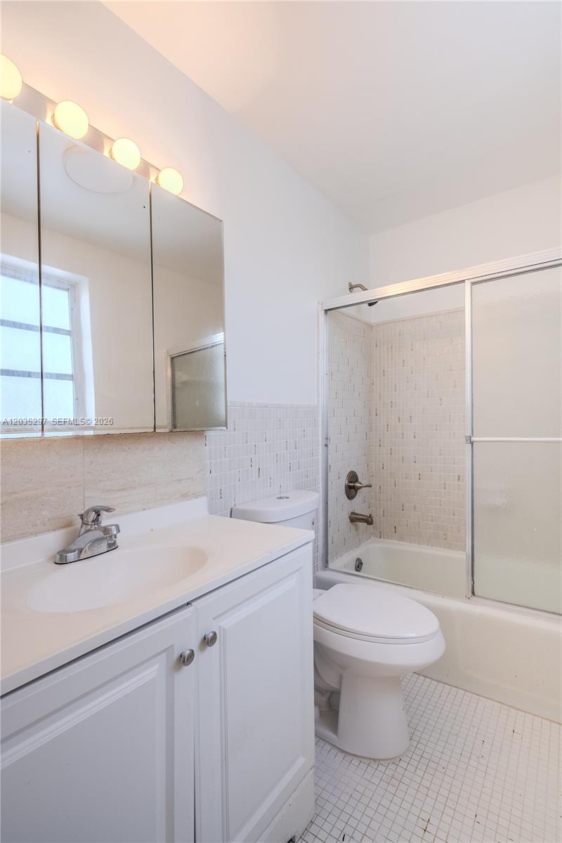 421 NE 1st St # 101