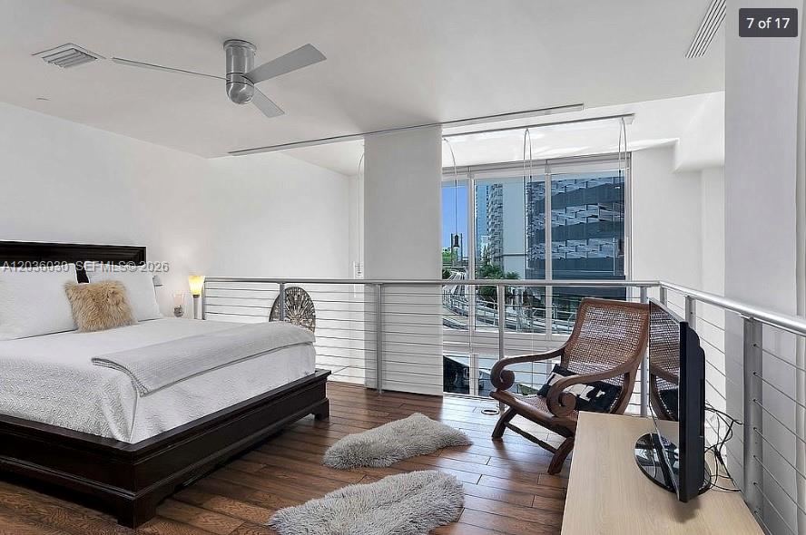 1050 Brickell Ave # 208