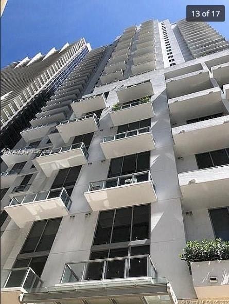 1050 Brickell Ave # 208