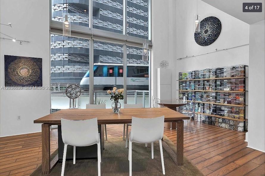 1050 Brickell Ave # 208