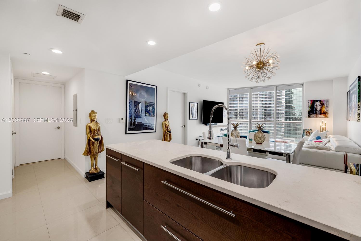 475 Brickell Ave # 3214