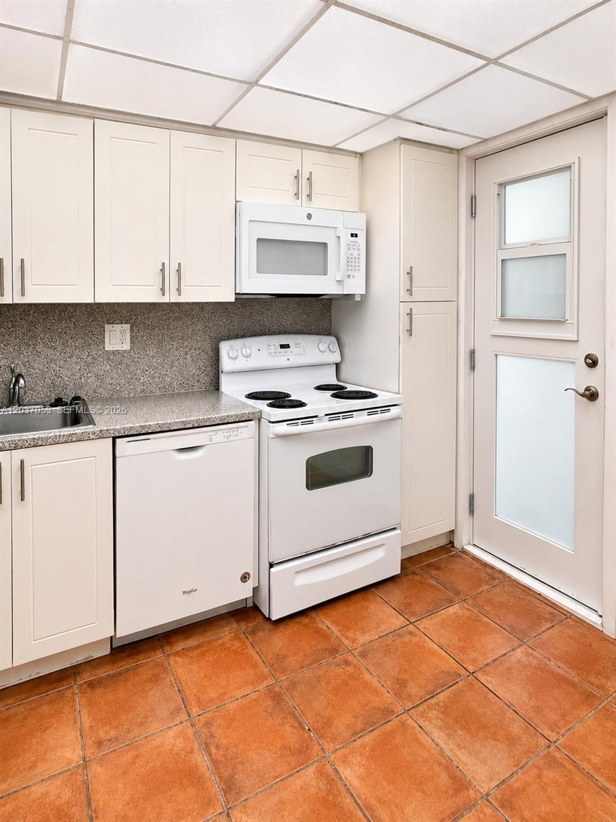 240 Galen Dr # 214