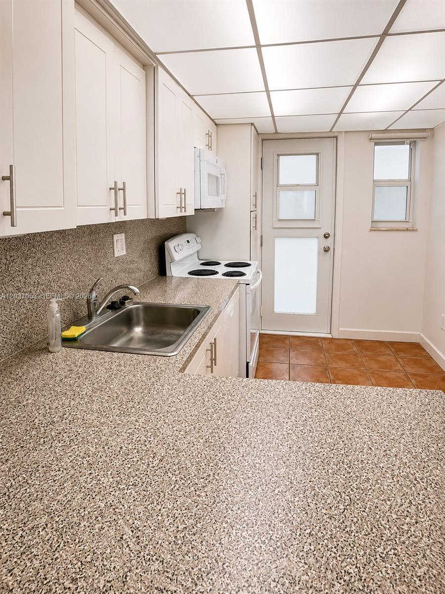 240 Galen Dr # 214
