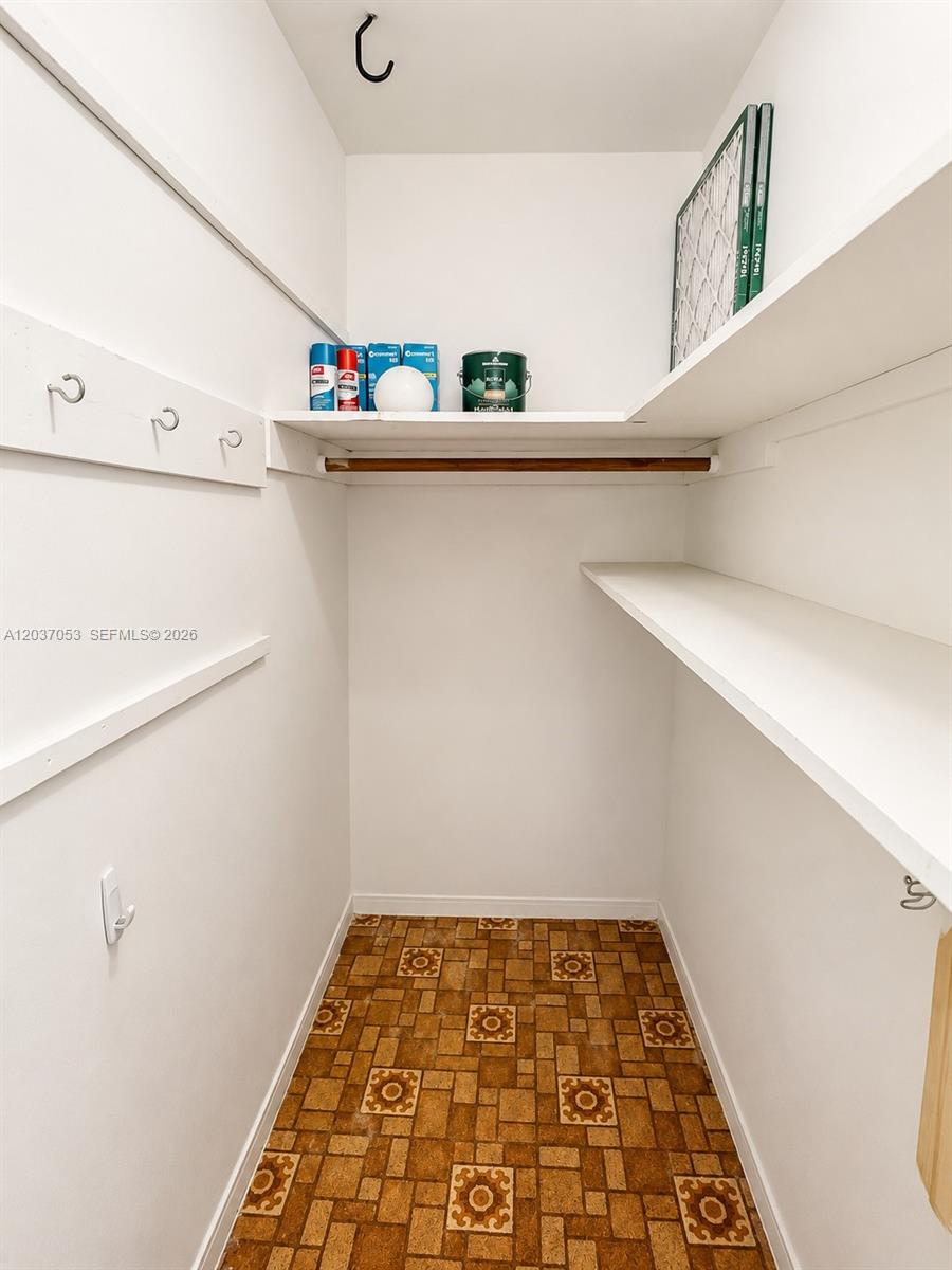 240 Galen Dr # 214