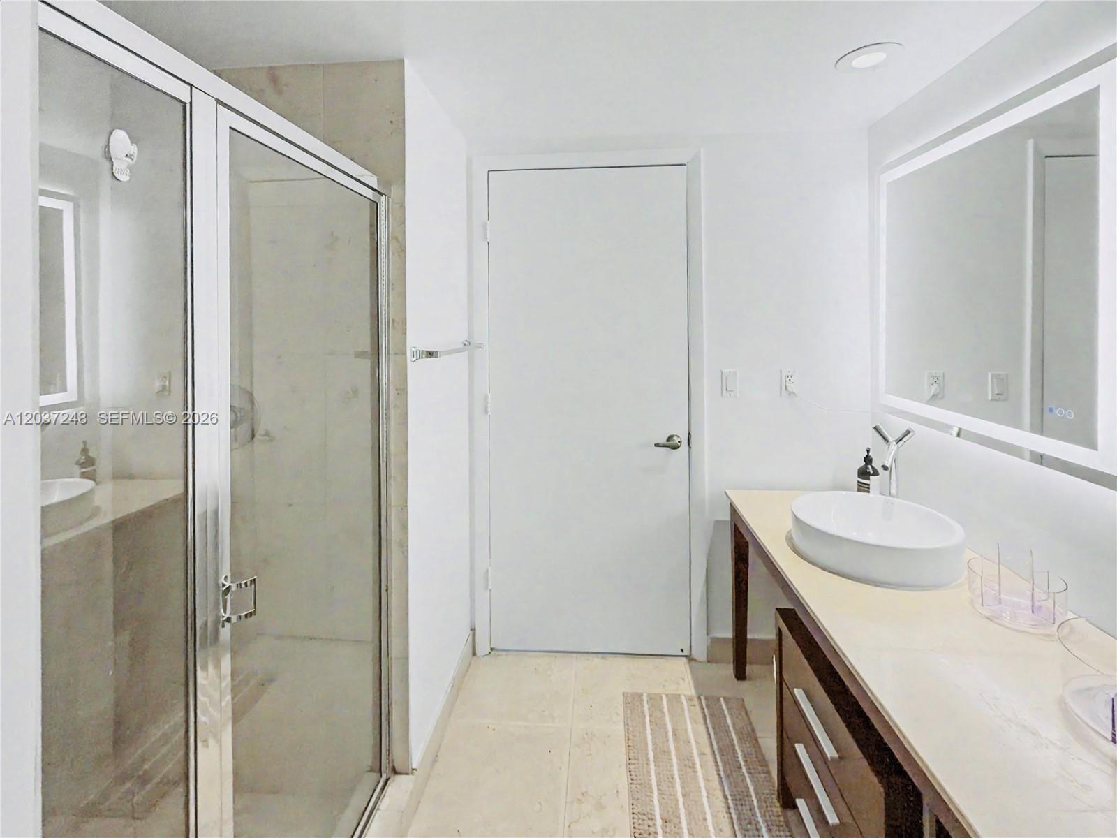 465 Brickell Ave # 1605