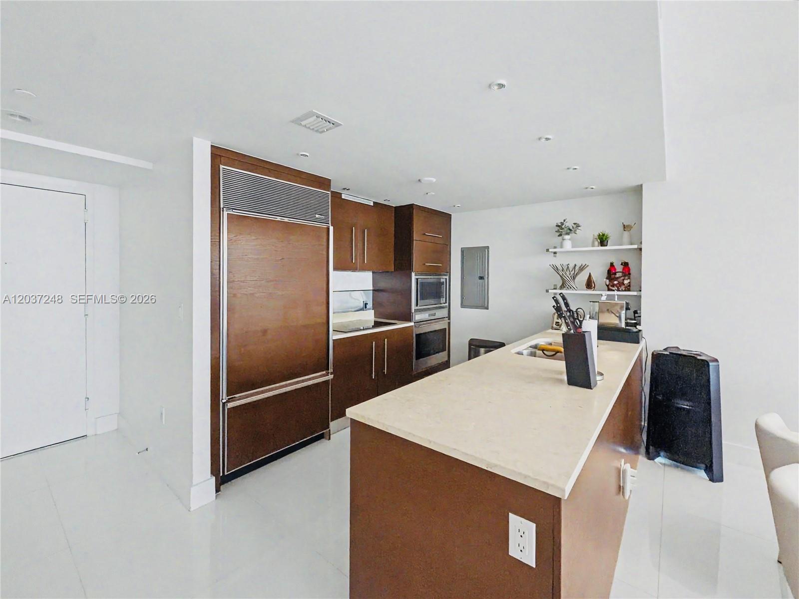 465 Brickell Ave # 1605