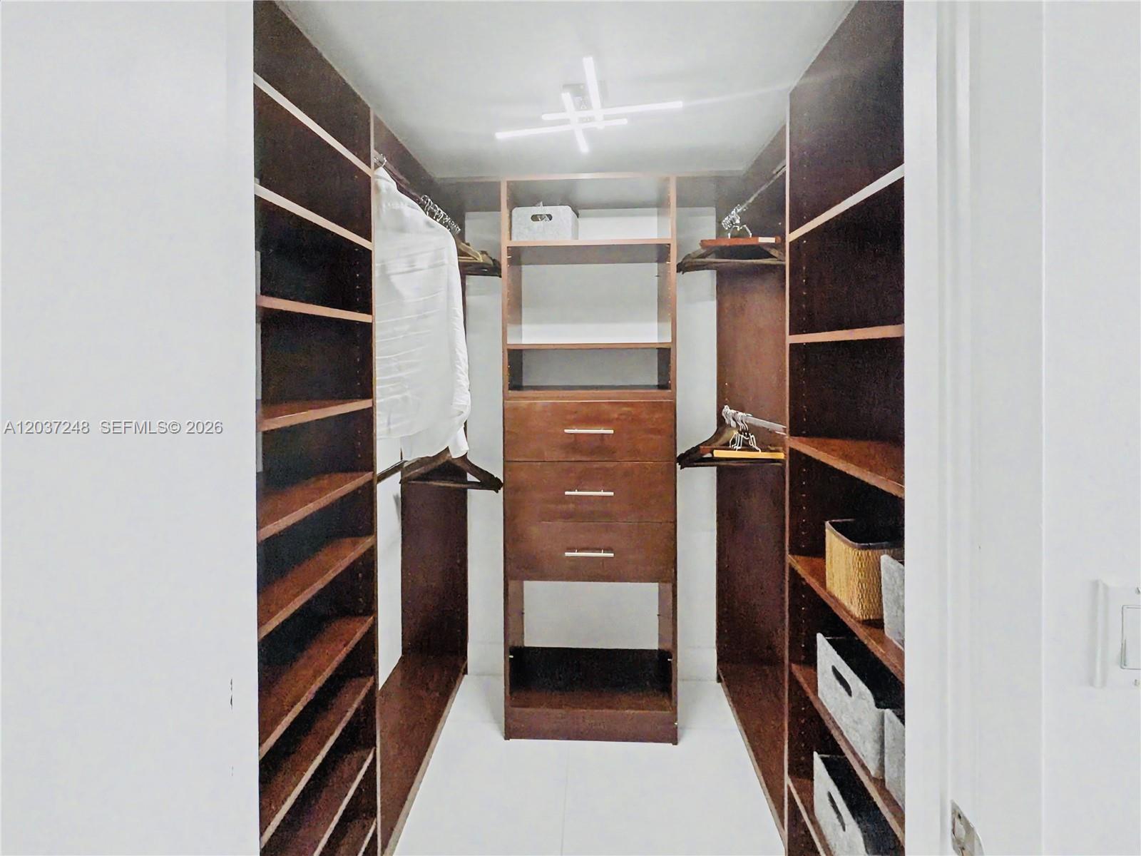 465 Brickell Ave # 1605