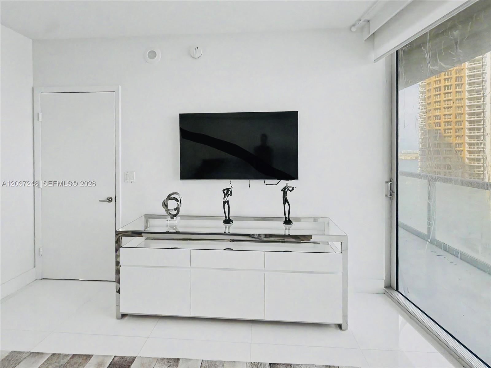 465 Brickell Ave # 1605