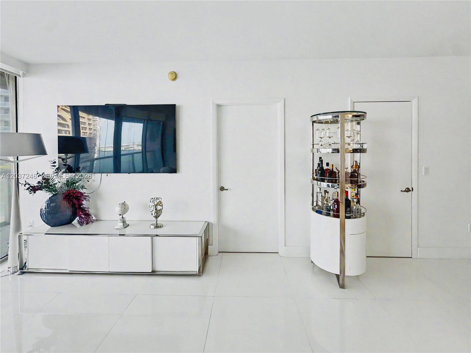465 Brickell Ave # 1605