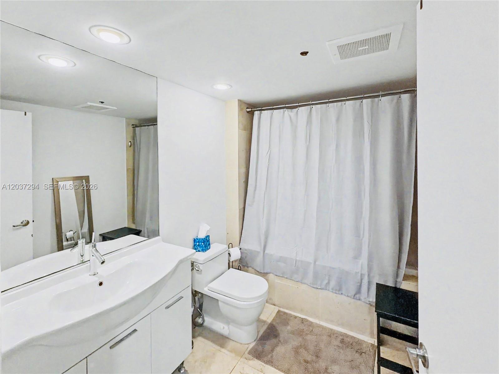 475 Brickell Ave # 1910