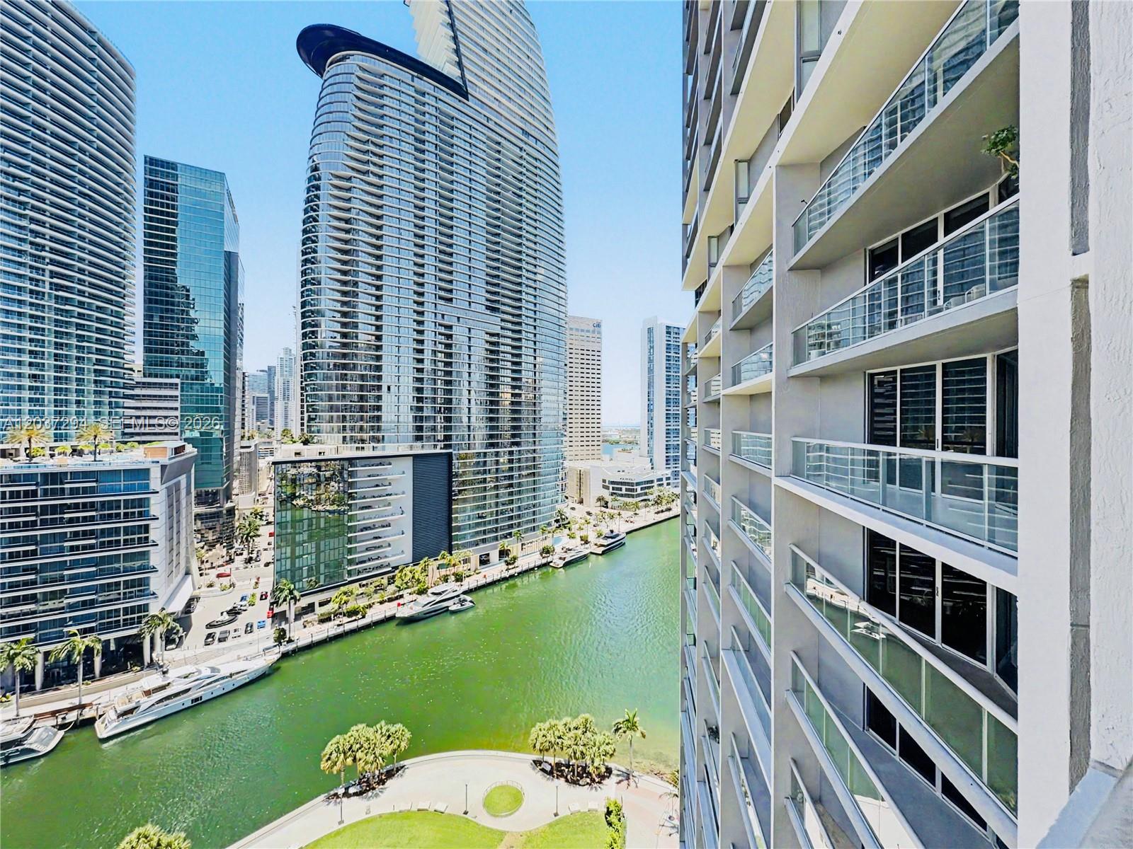 475 Brickell Ave # 1910