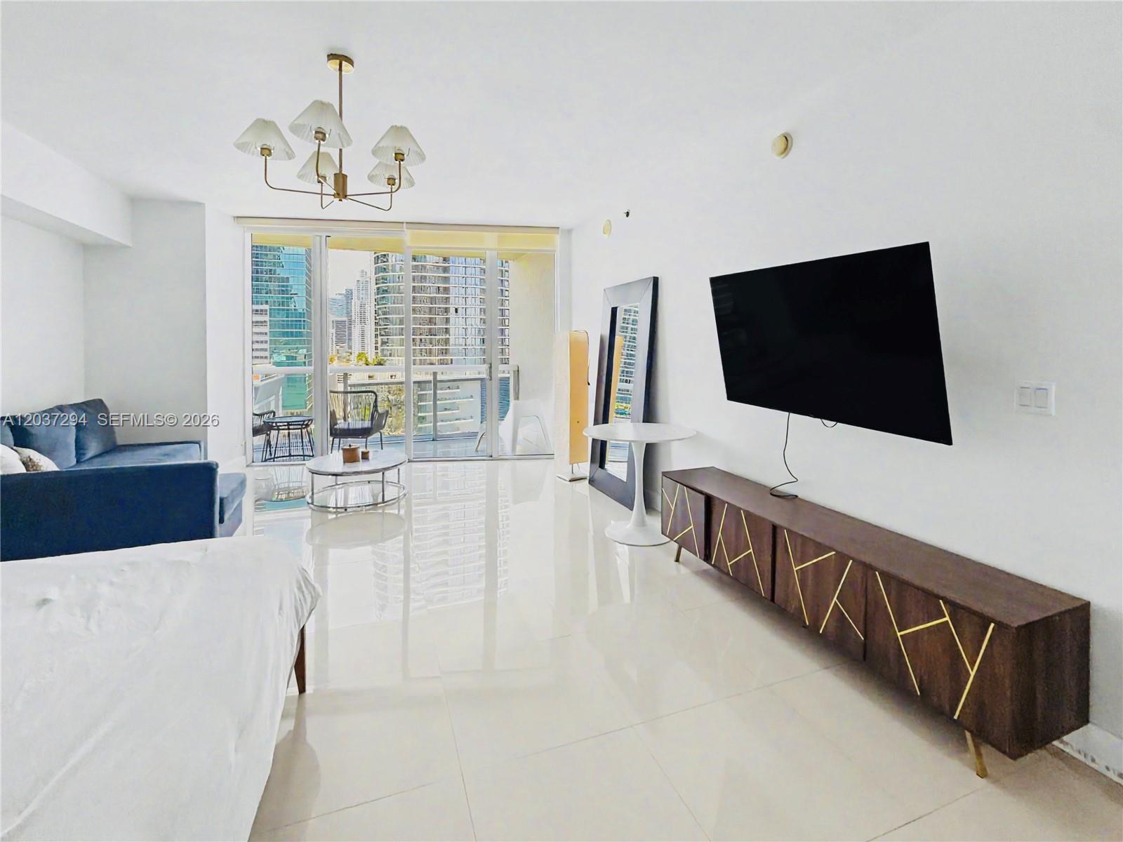 475 Brickell Ave # 1910