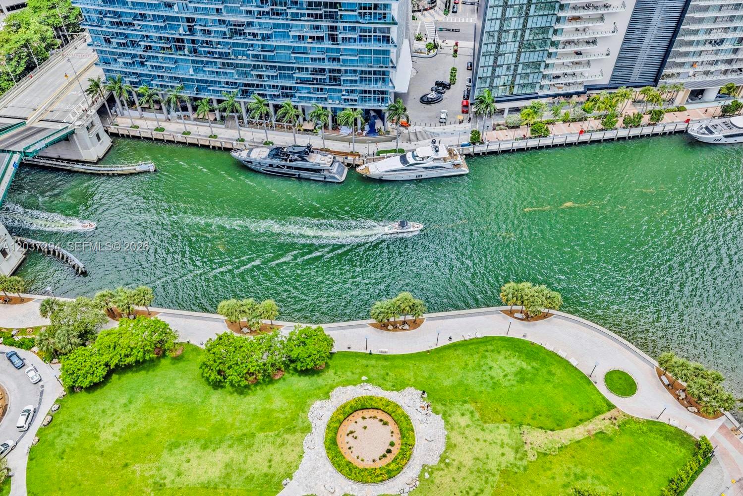 475 Brickell Ave # 1910