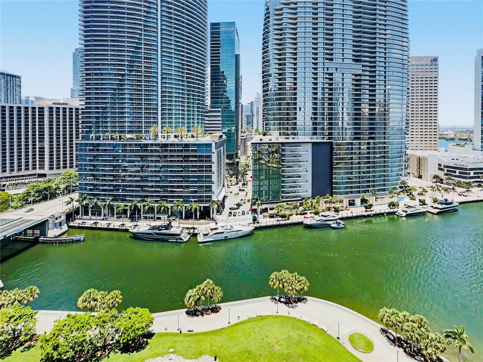 475 Brickell Ave # 1910