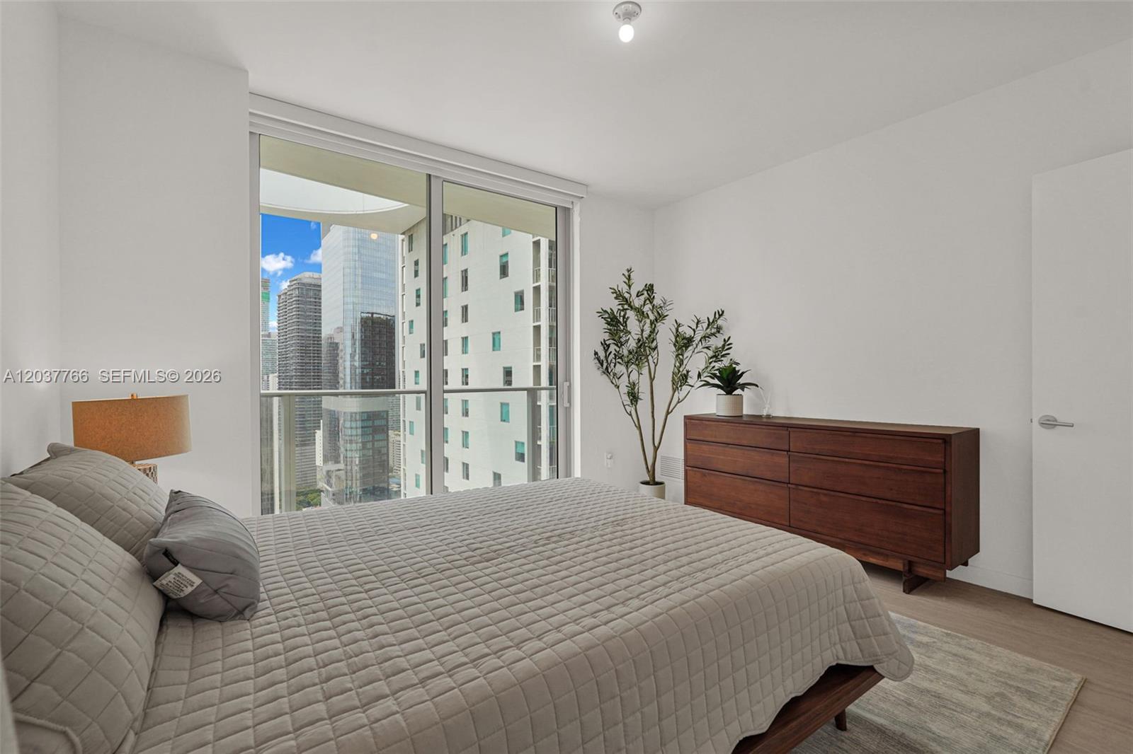 77 SE 5th St # 3714