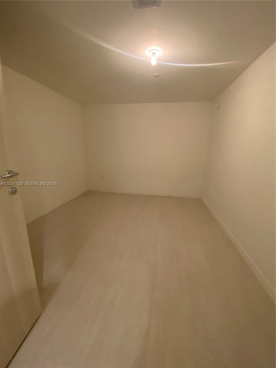 1000 Brickell Plaza # 2007