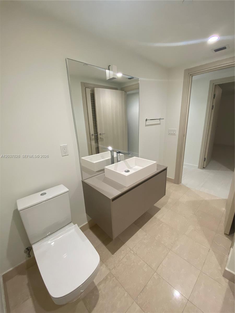 1000 Brickell Plaza # 2007