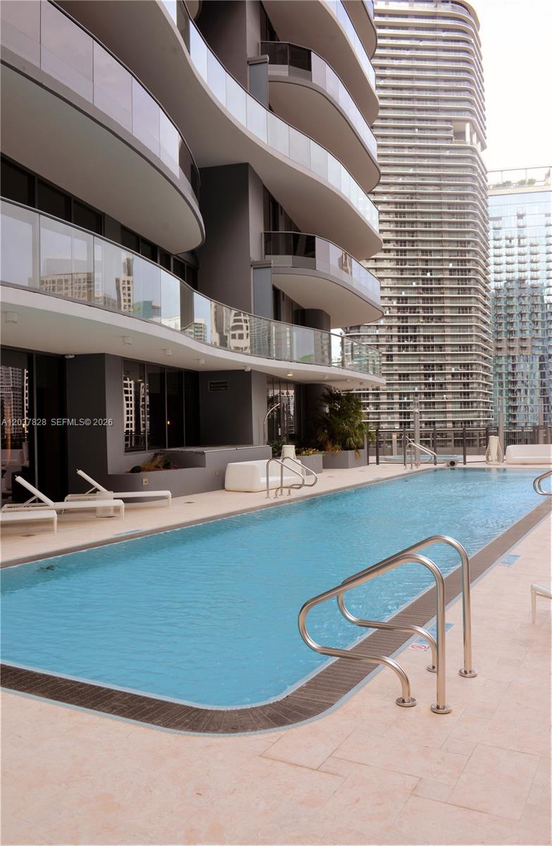 1000 Brickell Plaza # 2007