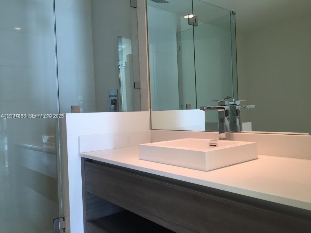 1100 S MIAMI AVE Unit: 3811